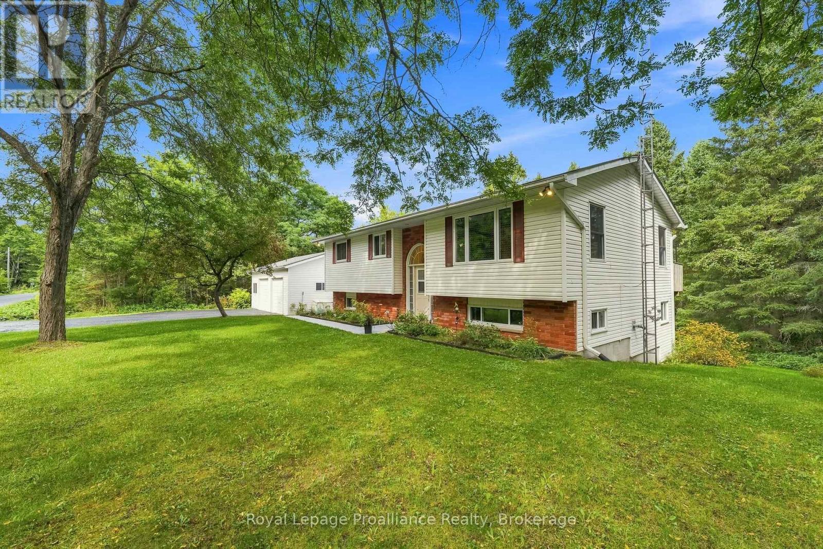1528 Pinewood School Road Property Photo 1