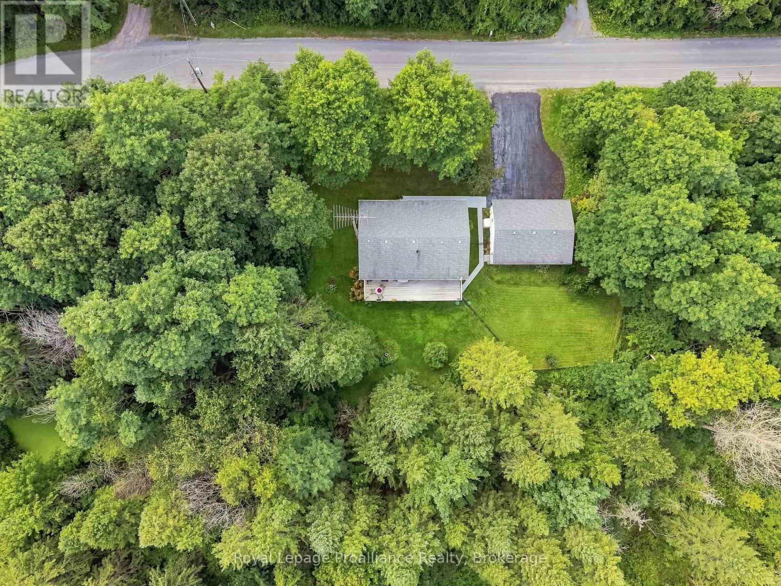 1528 Pinewood School Road Property Photo 2