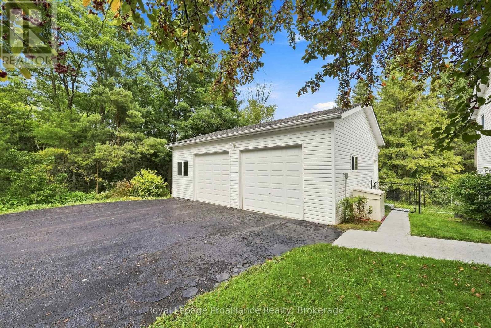1528 Pinewood School Road Property Photo 4