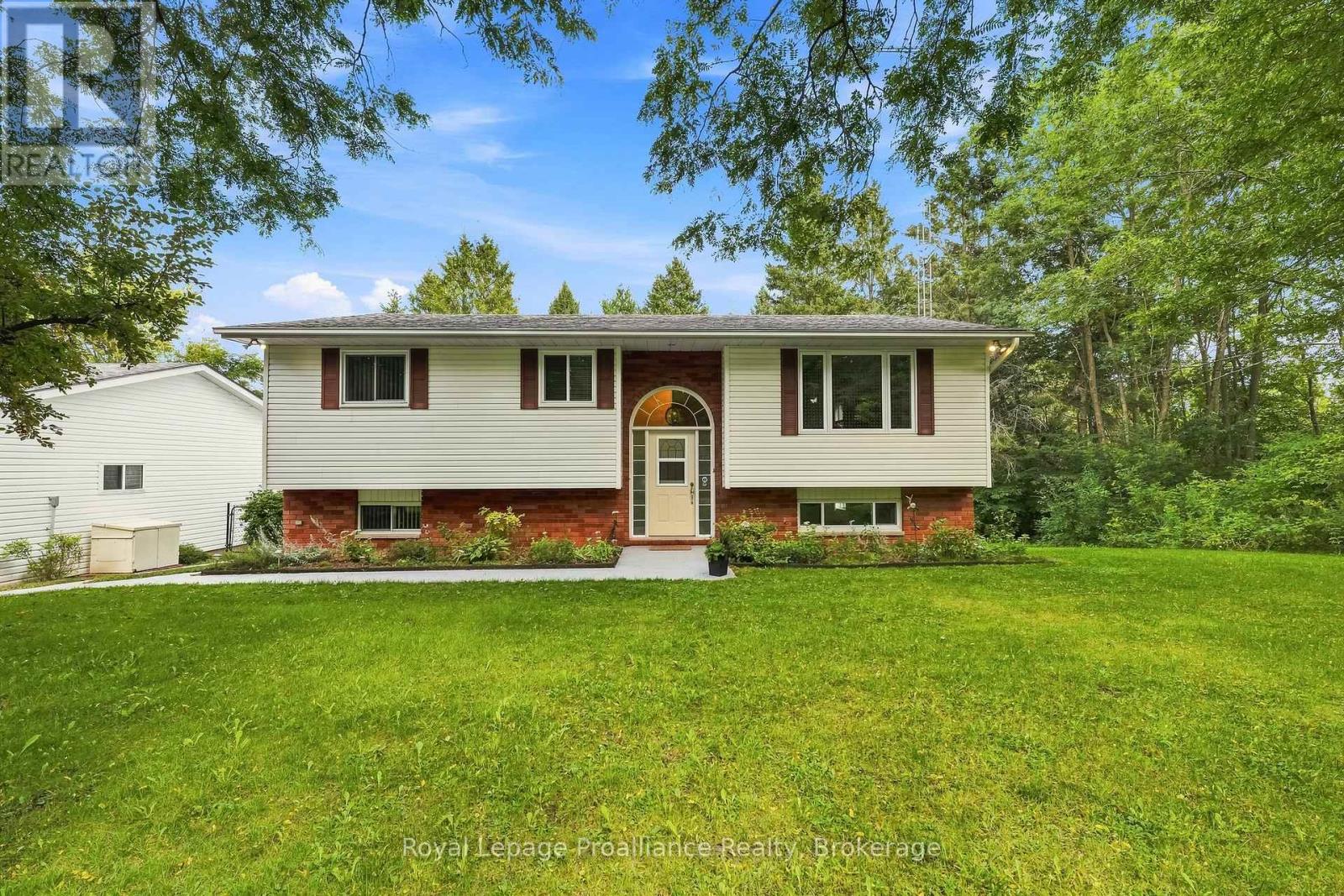 1528 Pinewood School Road Property Photo 5