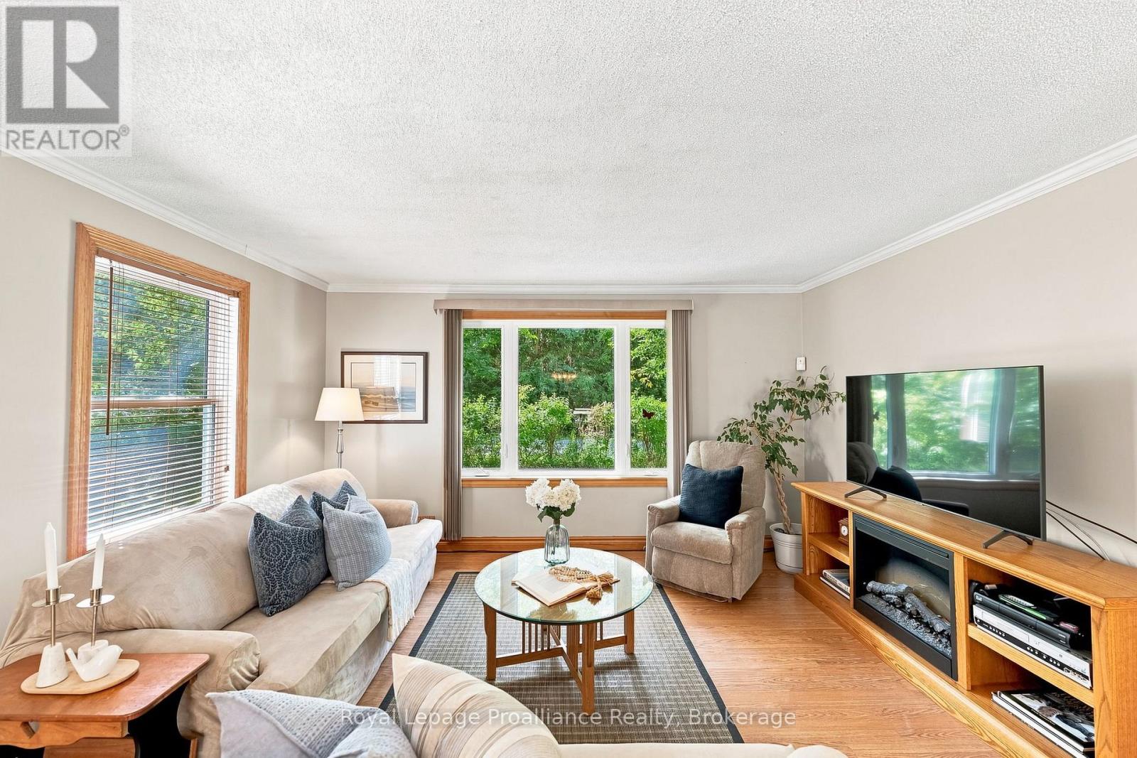1528 Pinewood School Road Property Photo 8