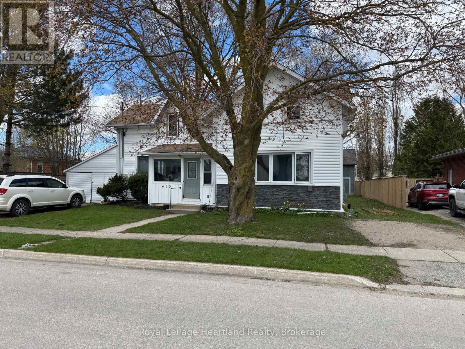 635 Yonge Street Property Photo 2
