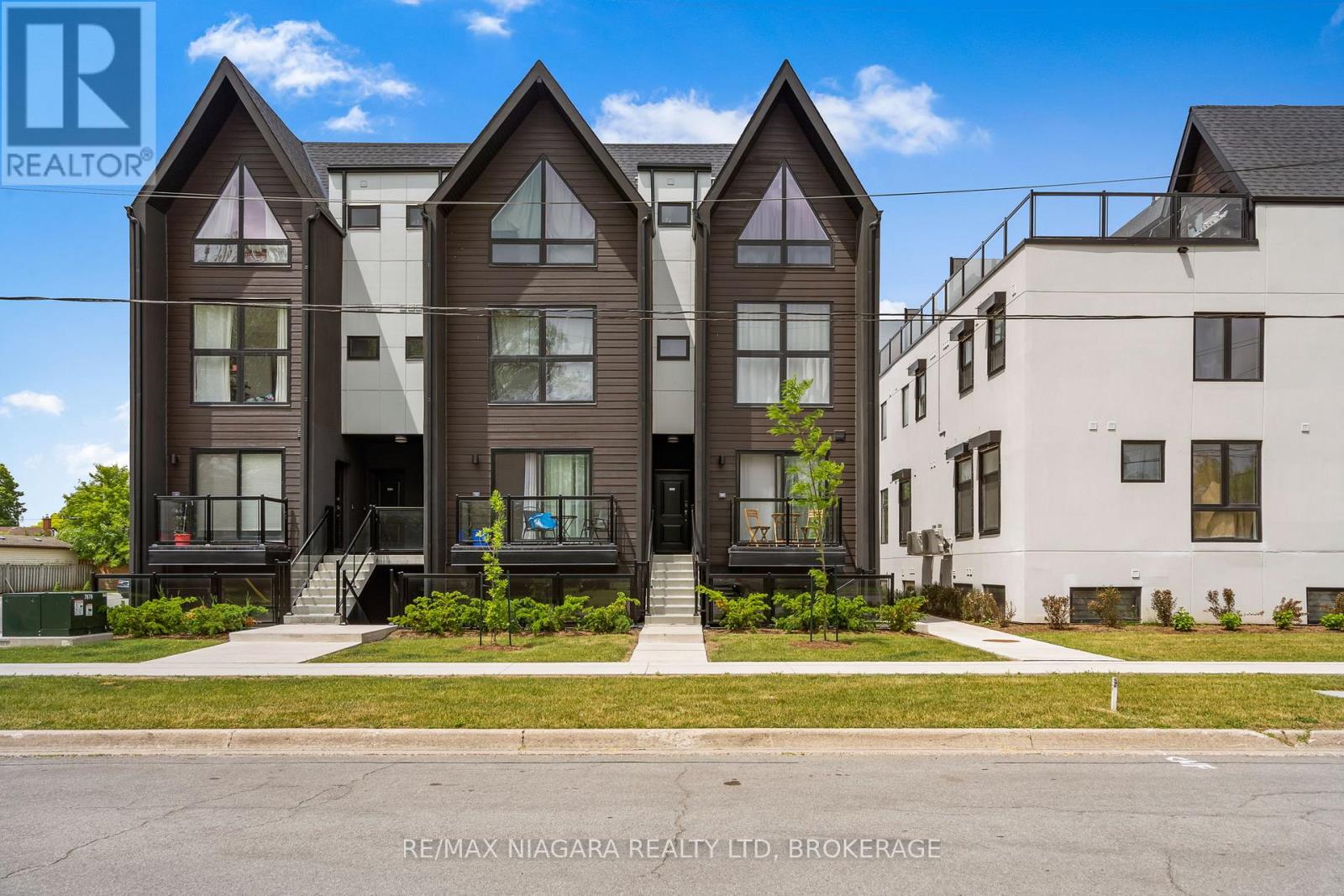 209 - 7277 Wilson Crescent Photo de la propriété 1