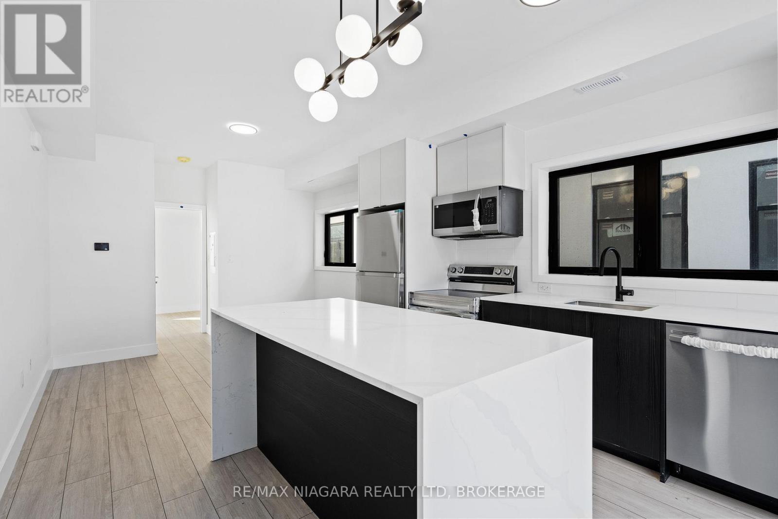 209 - 7277 Wilson Crescent Property Photo 3