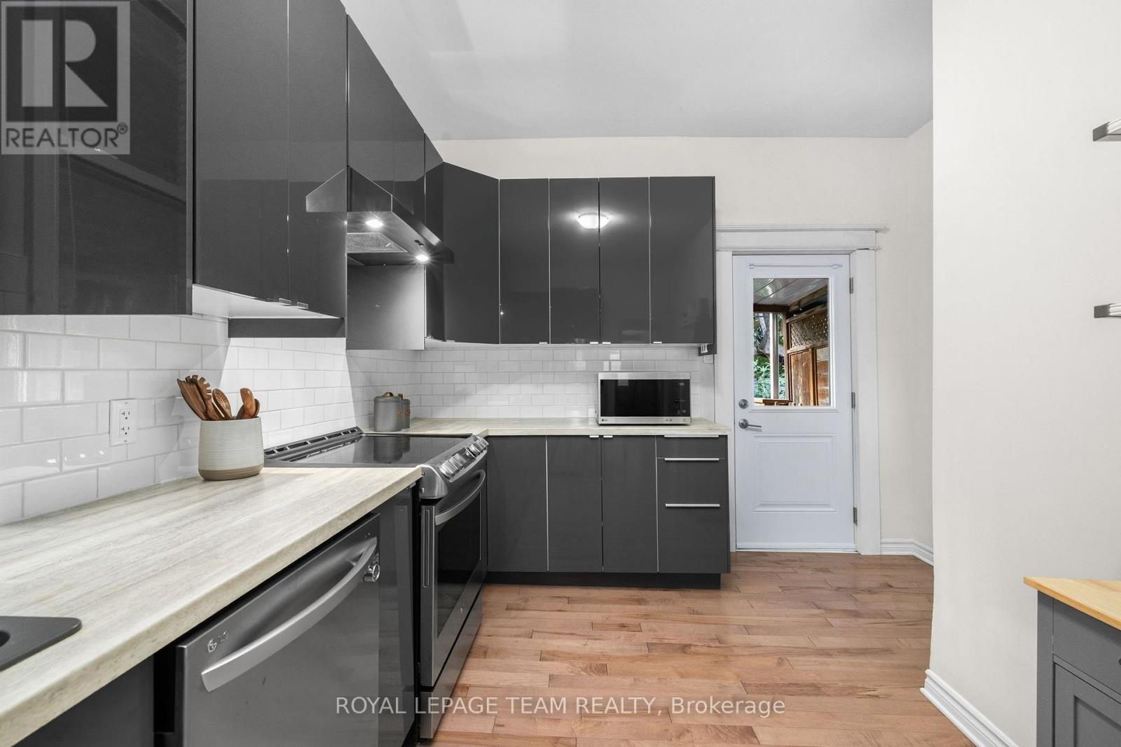 275 Arlington Avenue Property Photo 15