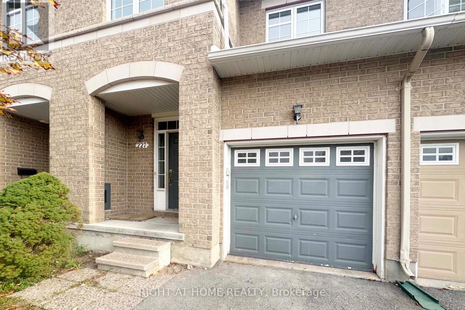 227 Portrush Avenue Property Photo 4