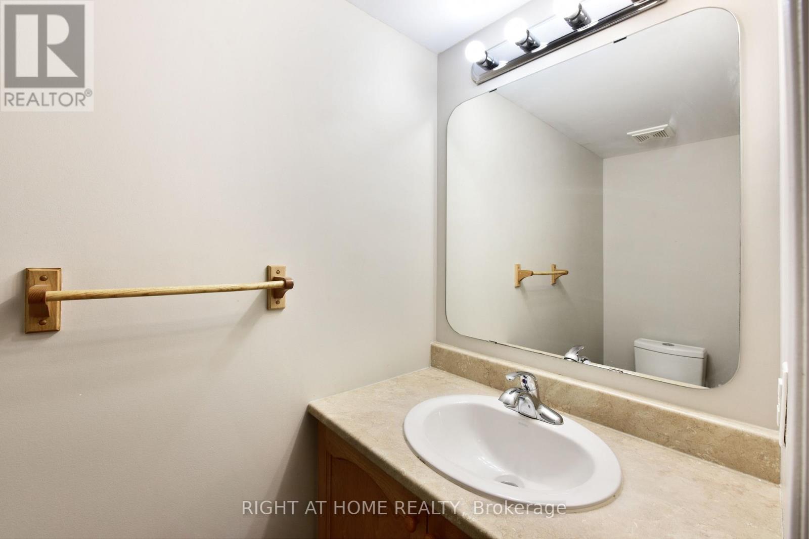 227 Portrush Avenue Property Photo 6