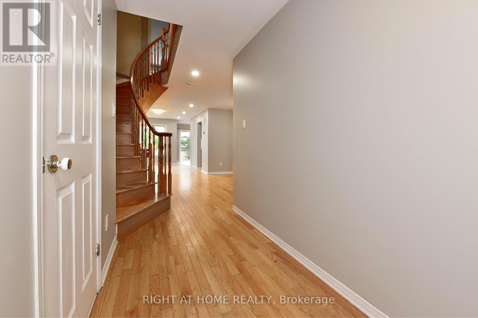 227 Portrush Avenue Property Photo 7