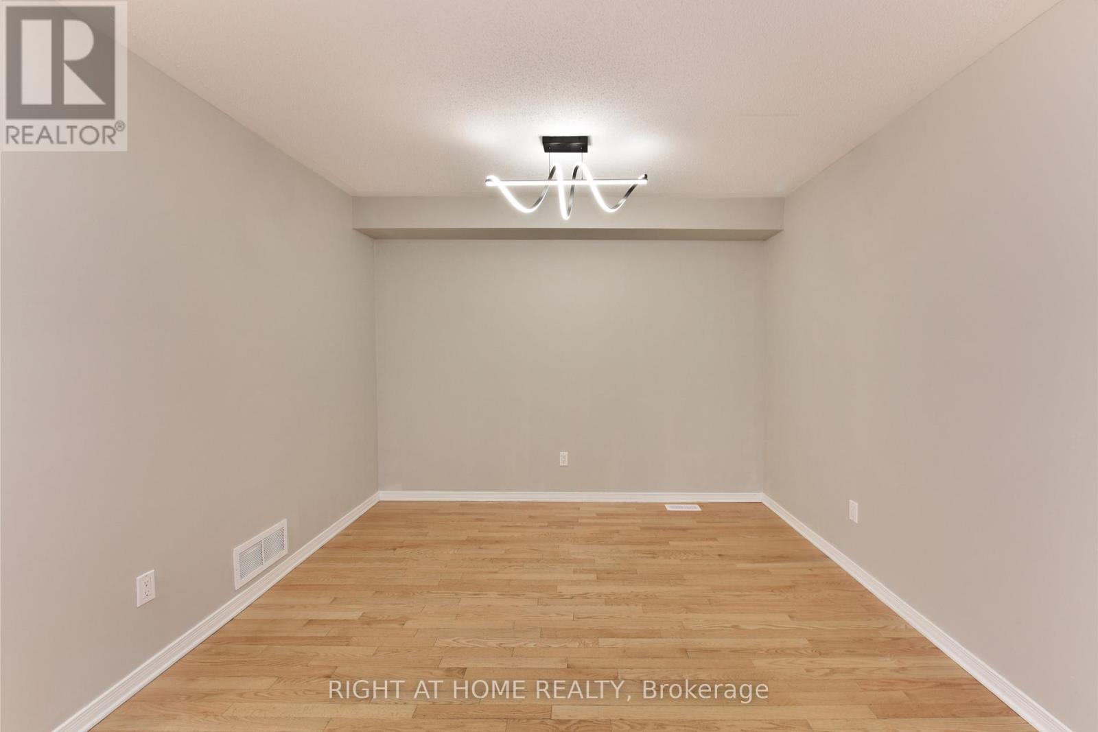 227 Portrush Avenue Property Photo 9