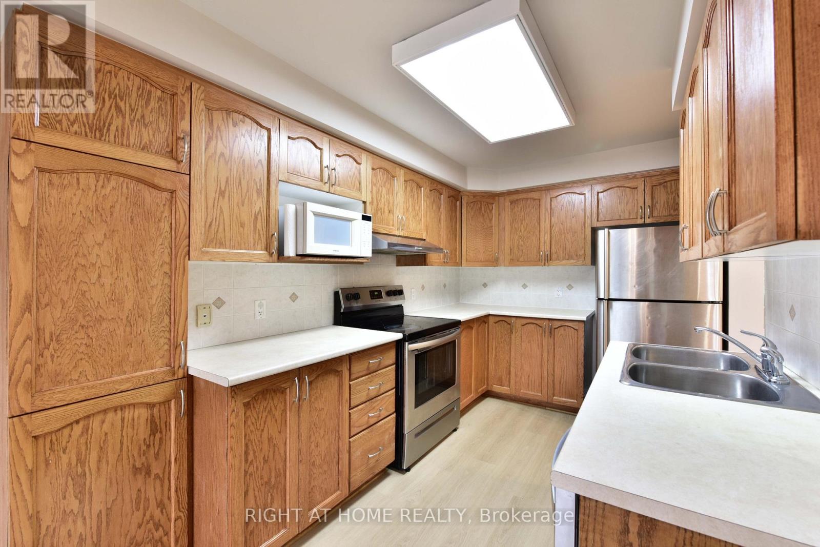 227 Portrush Avenue Property Photo 14