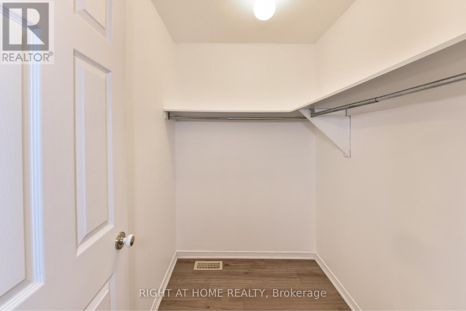 227 Portrush Avenue Property Photo 20