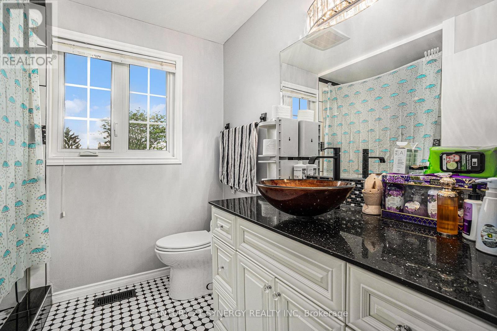 6415 Viseneau Drive Property Photo 19