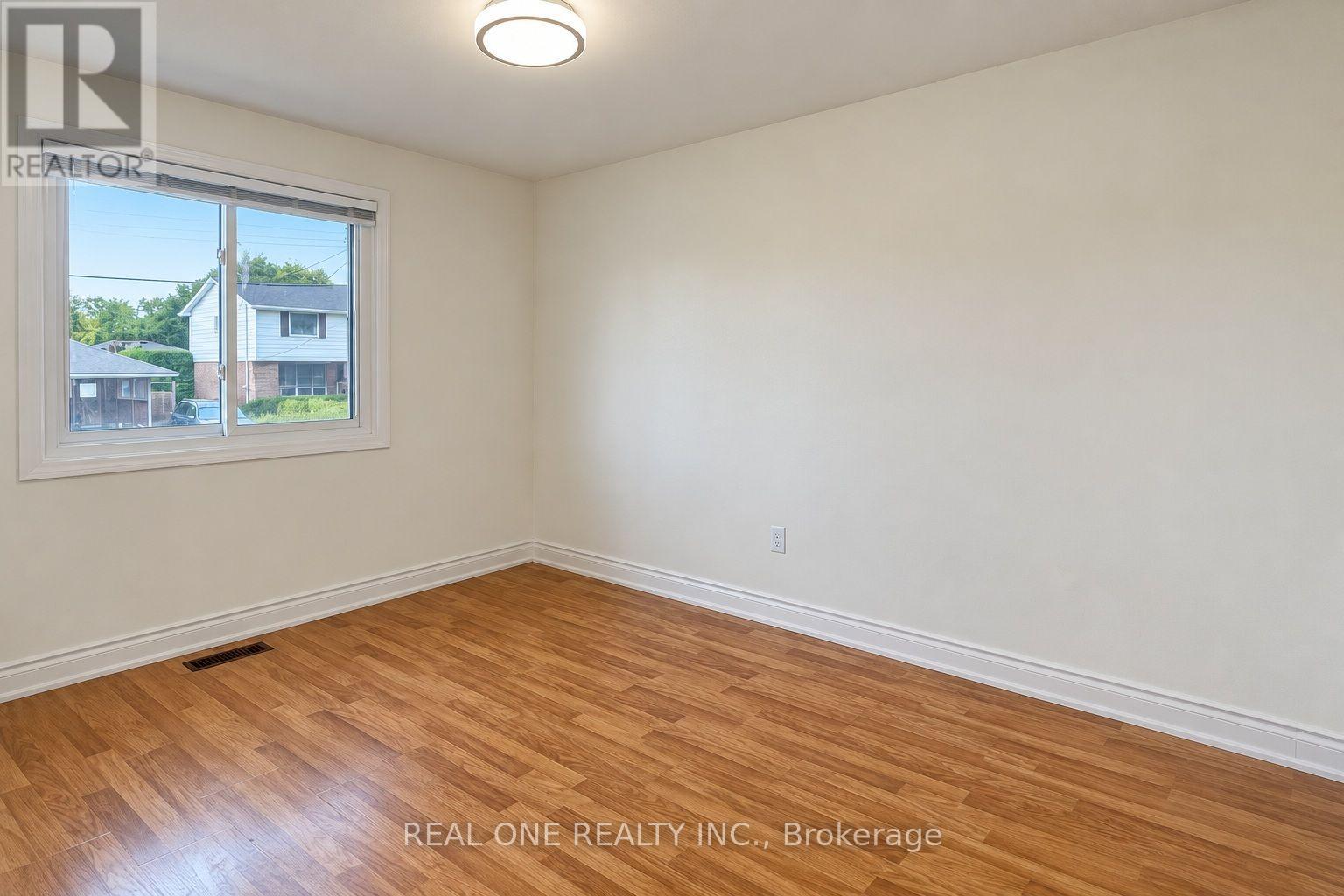 Upper - 41 Marlowe Drive Property Photo 18