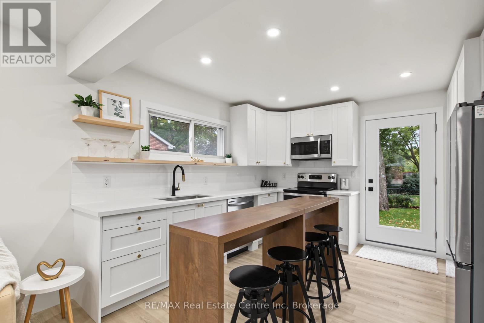 223 Margaret Avenue Property Photo 8