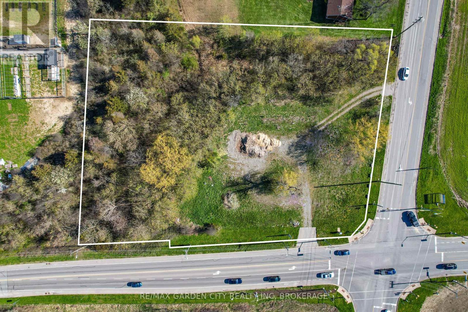 381 St. Paul Street W Property Photo 1