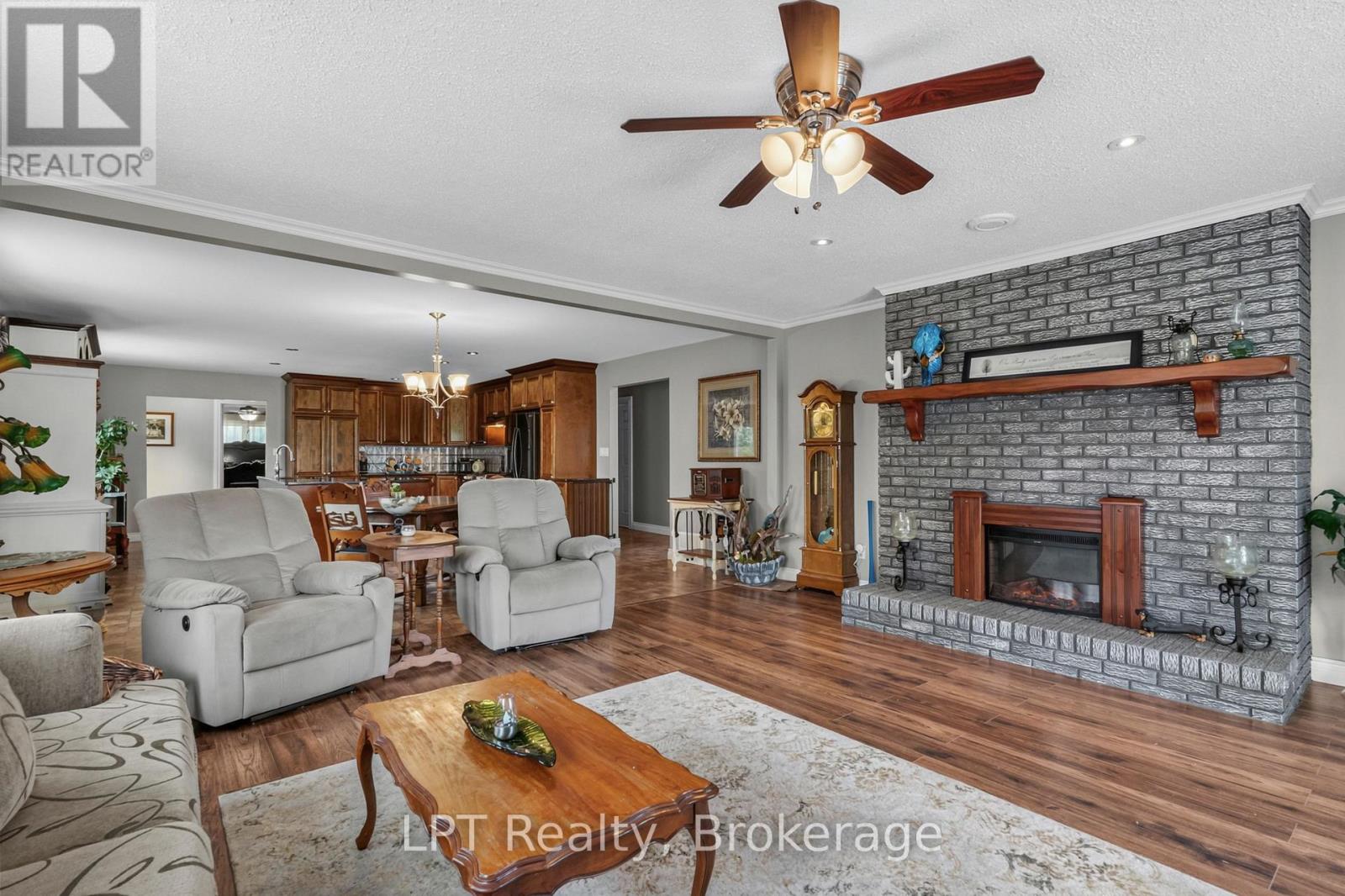 2110 13th Line E Property Photo 17