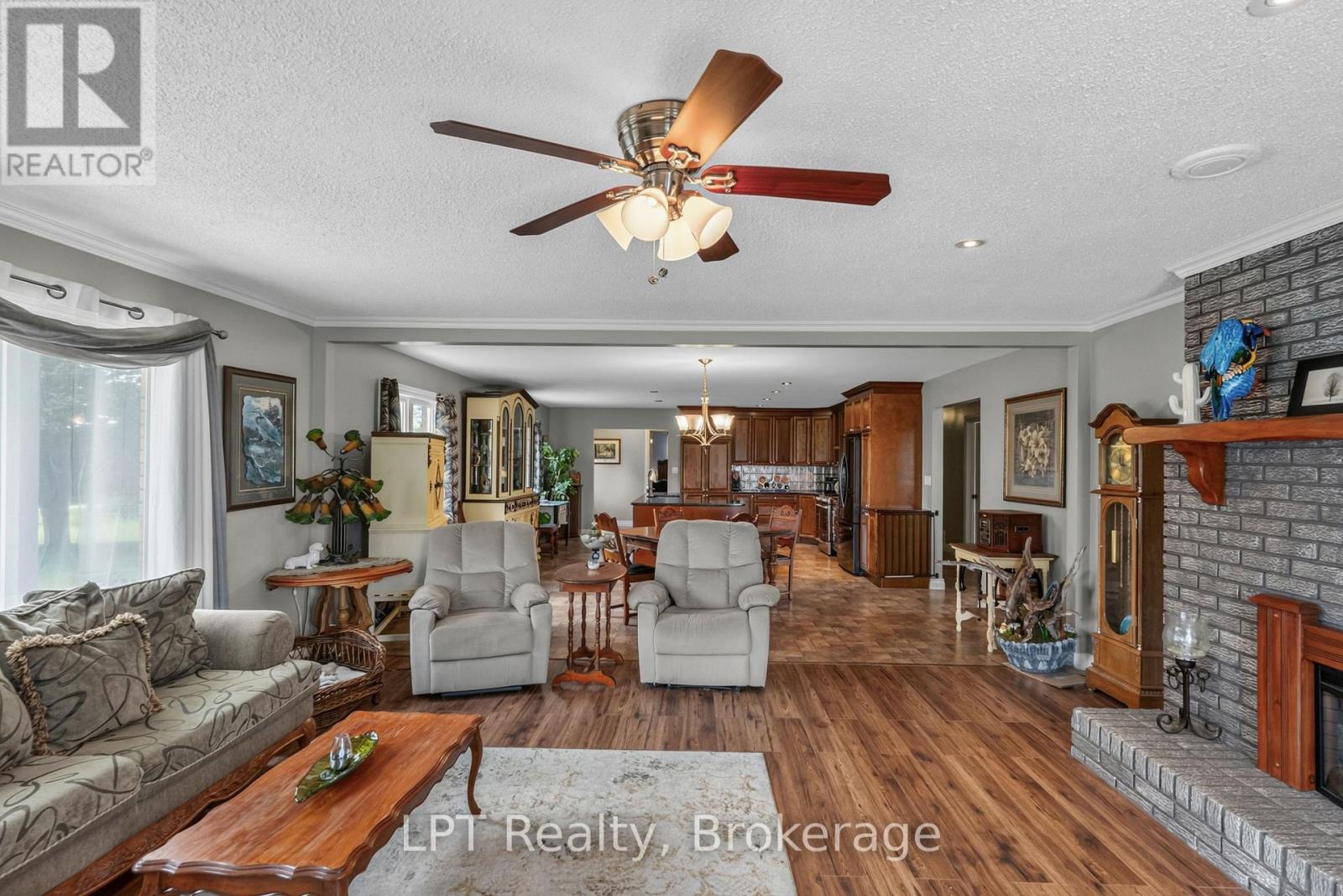 2110 13th Line E Property Photo 18