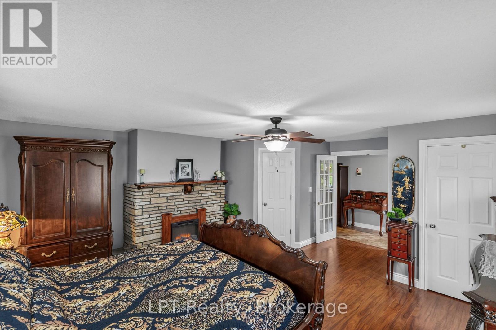 2110 13th Line E Property Photo 20