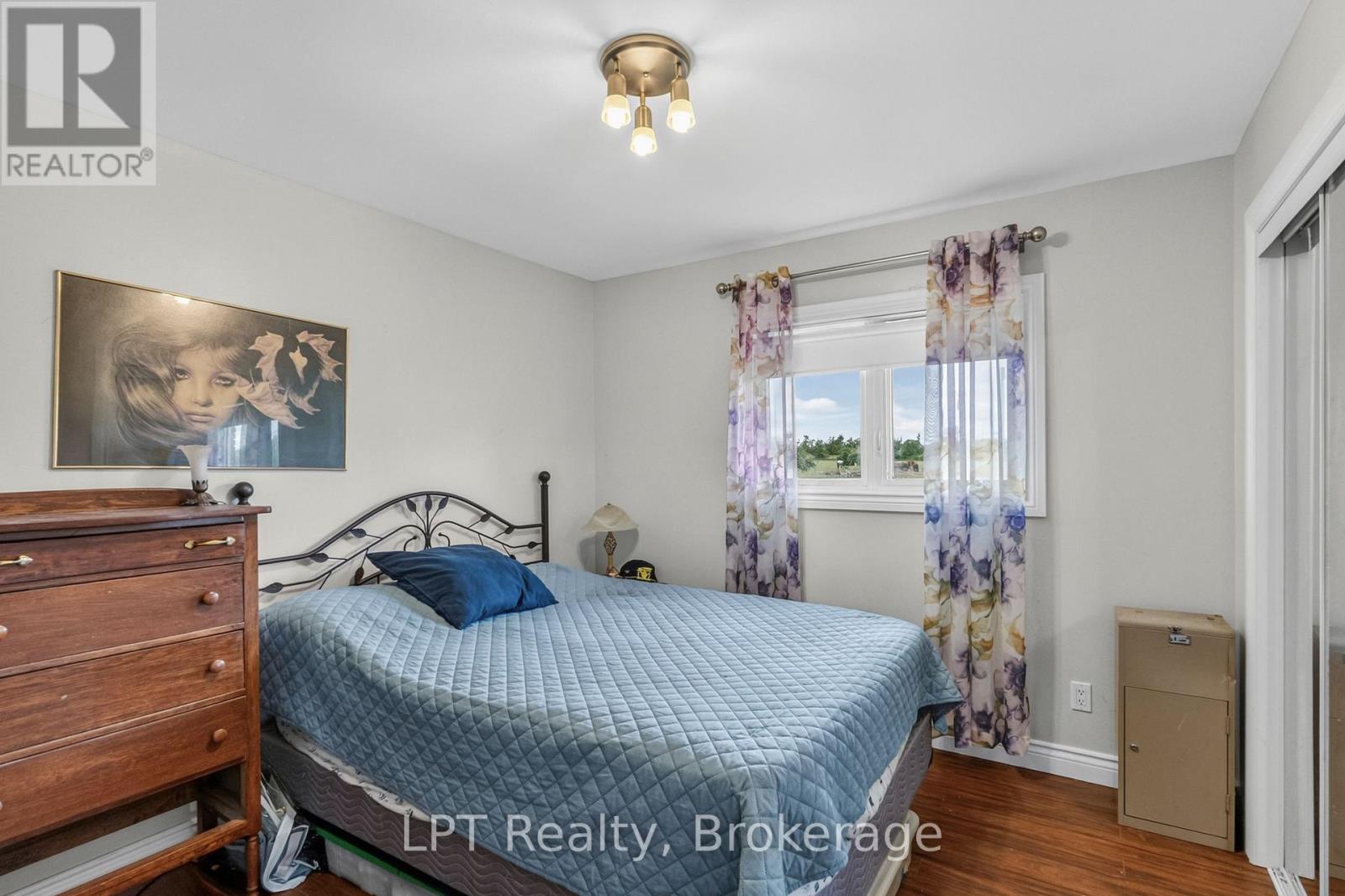 2110 13th Line E Property Photo 23