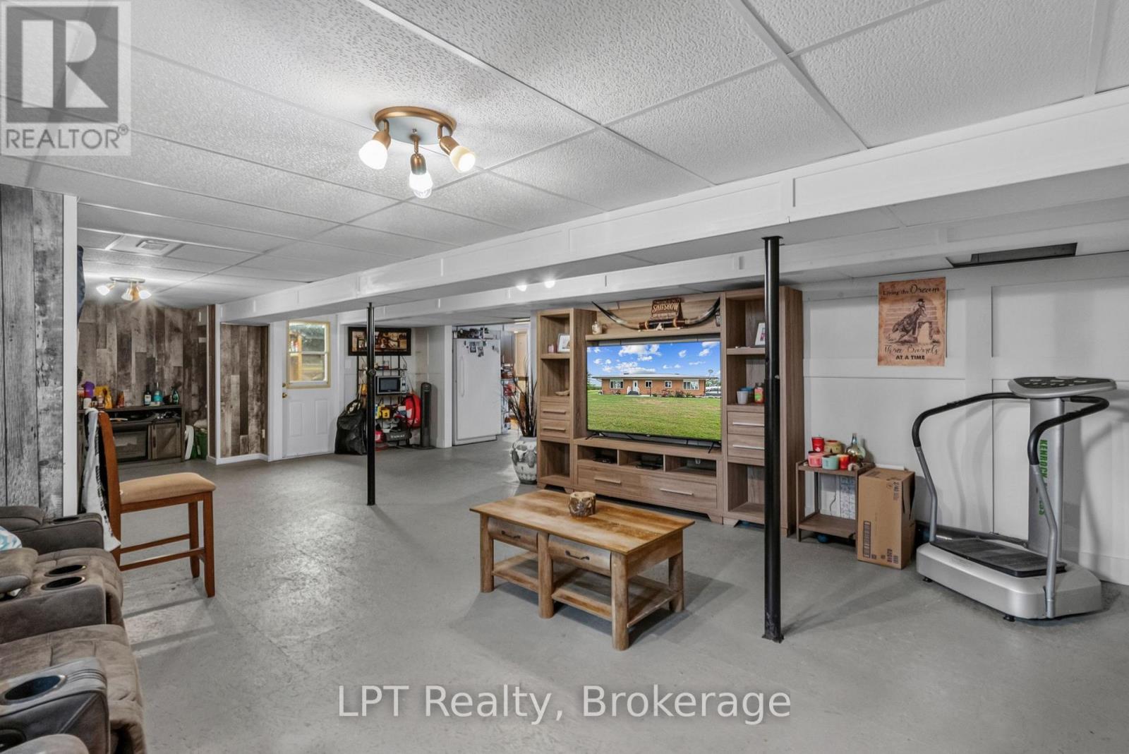 2110 13th Line E Property Photo 28