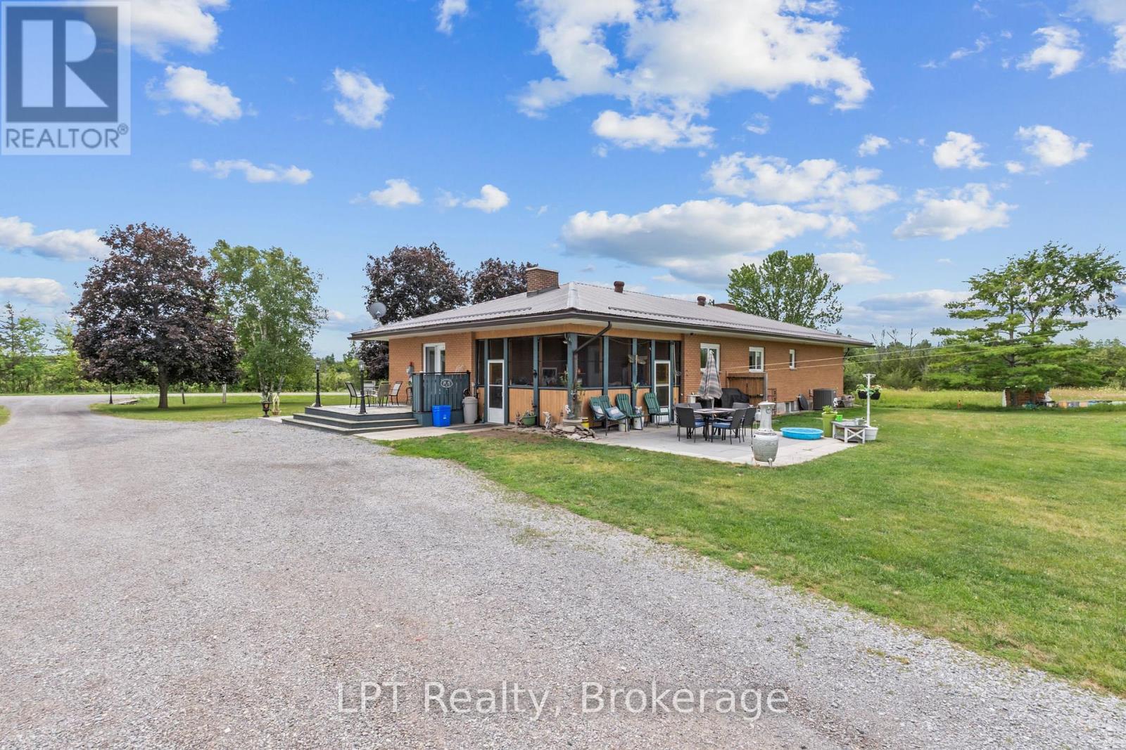 2110 13th Line E Property Photo 31