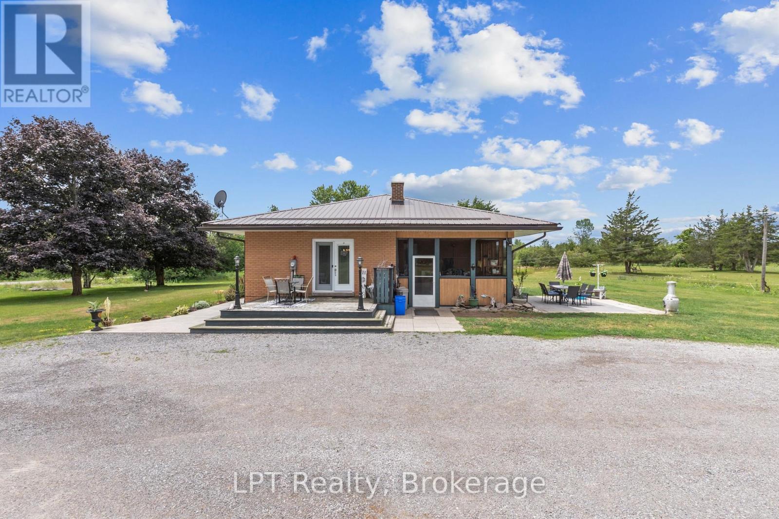 2110 13th Line E Property Photo 32