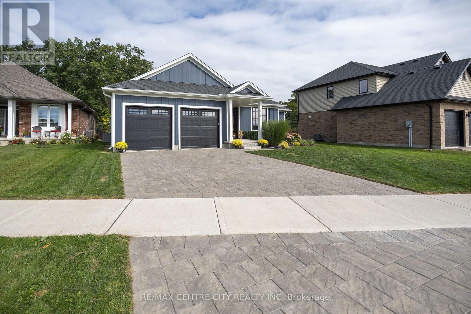2181 Lockwood Crescent Property Photo 5