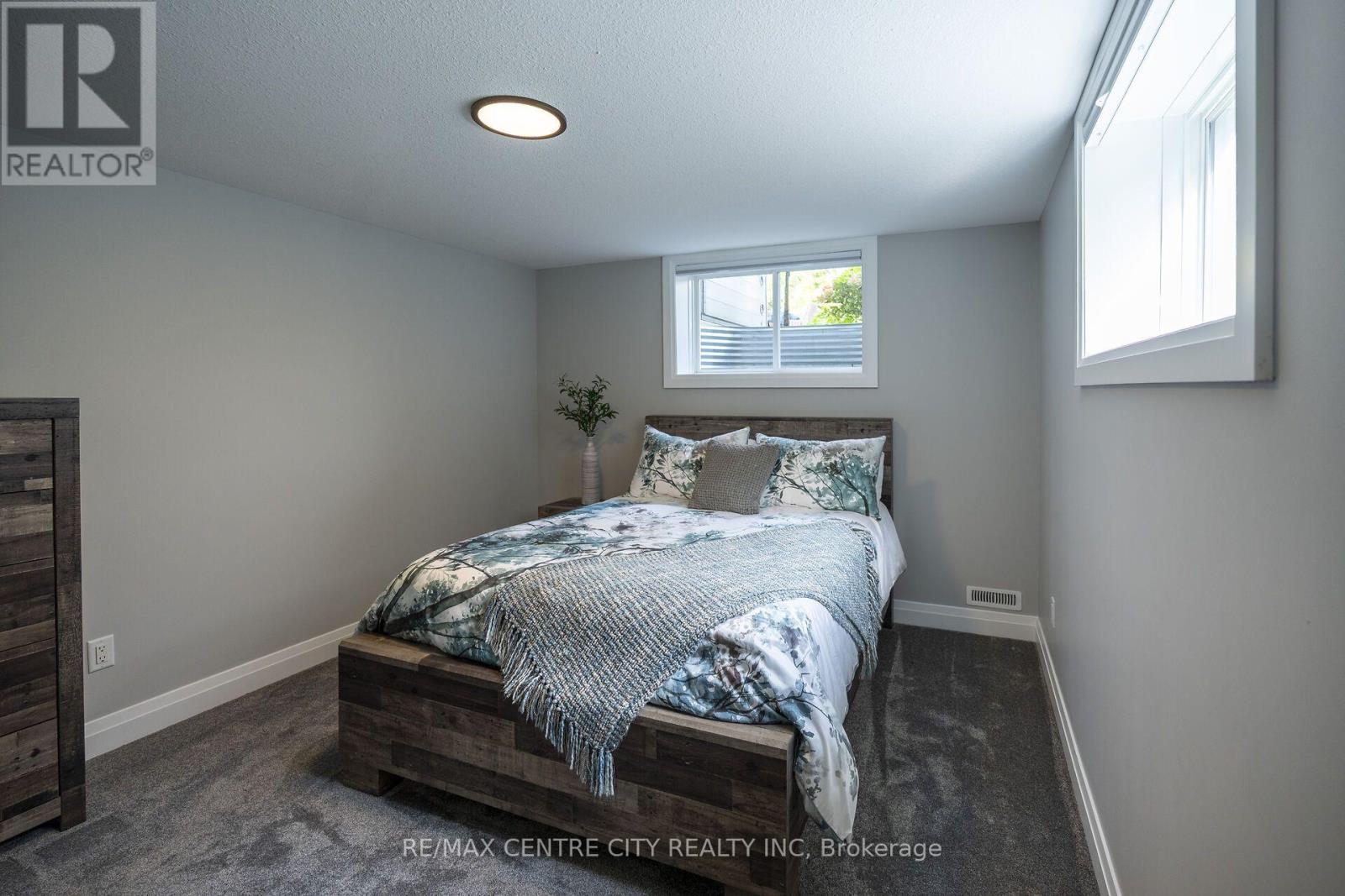 2181 Lockwood Crescent Property Photo 45