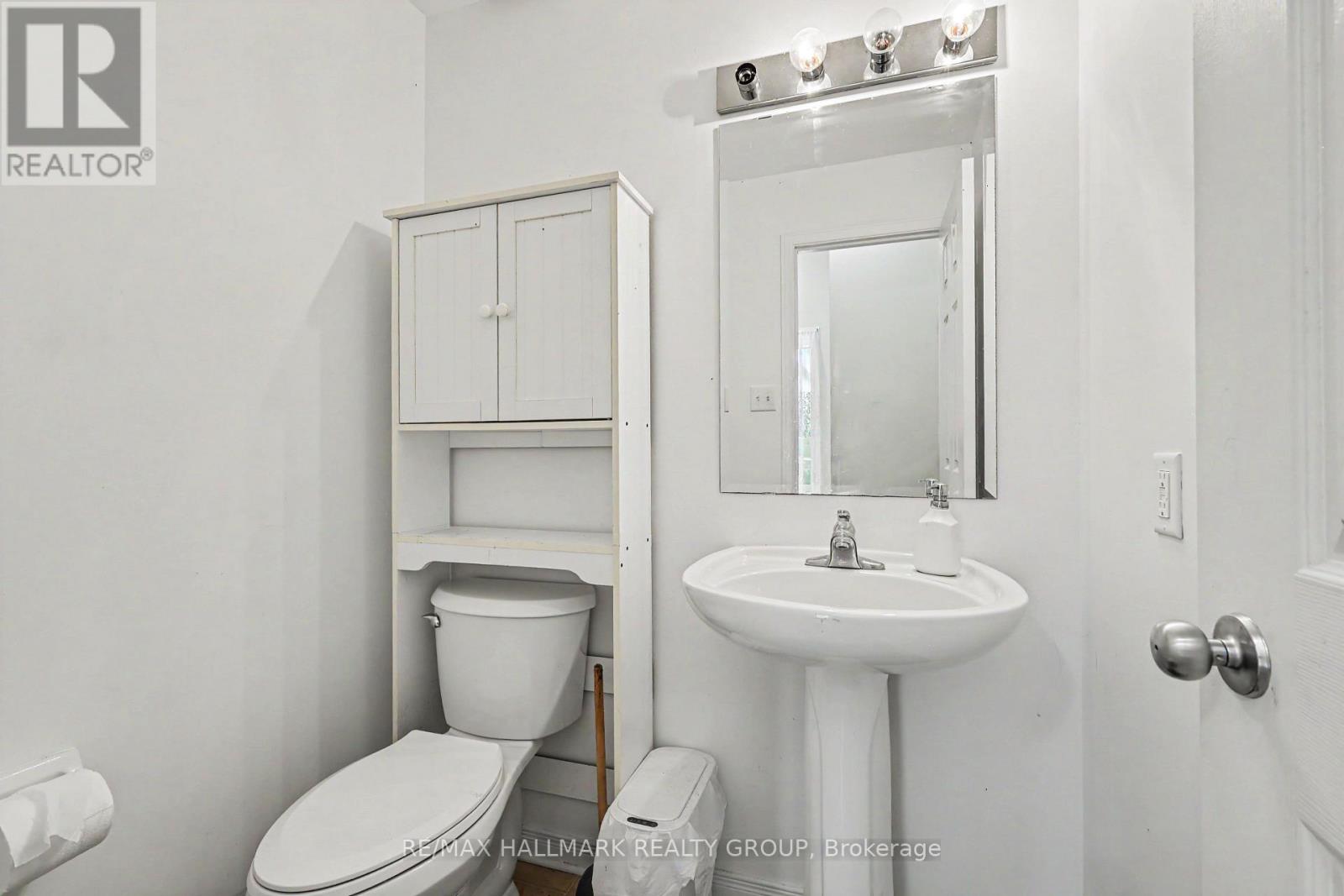 118 Hollowbrook Drive Property Photo 11