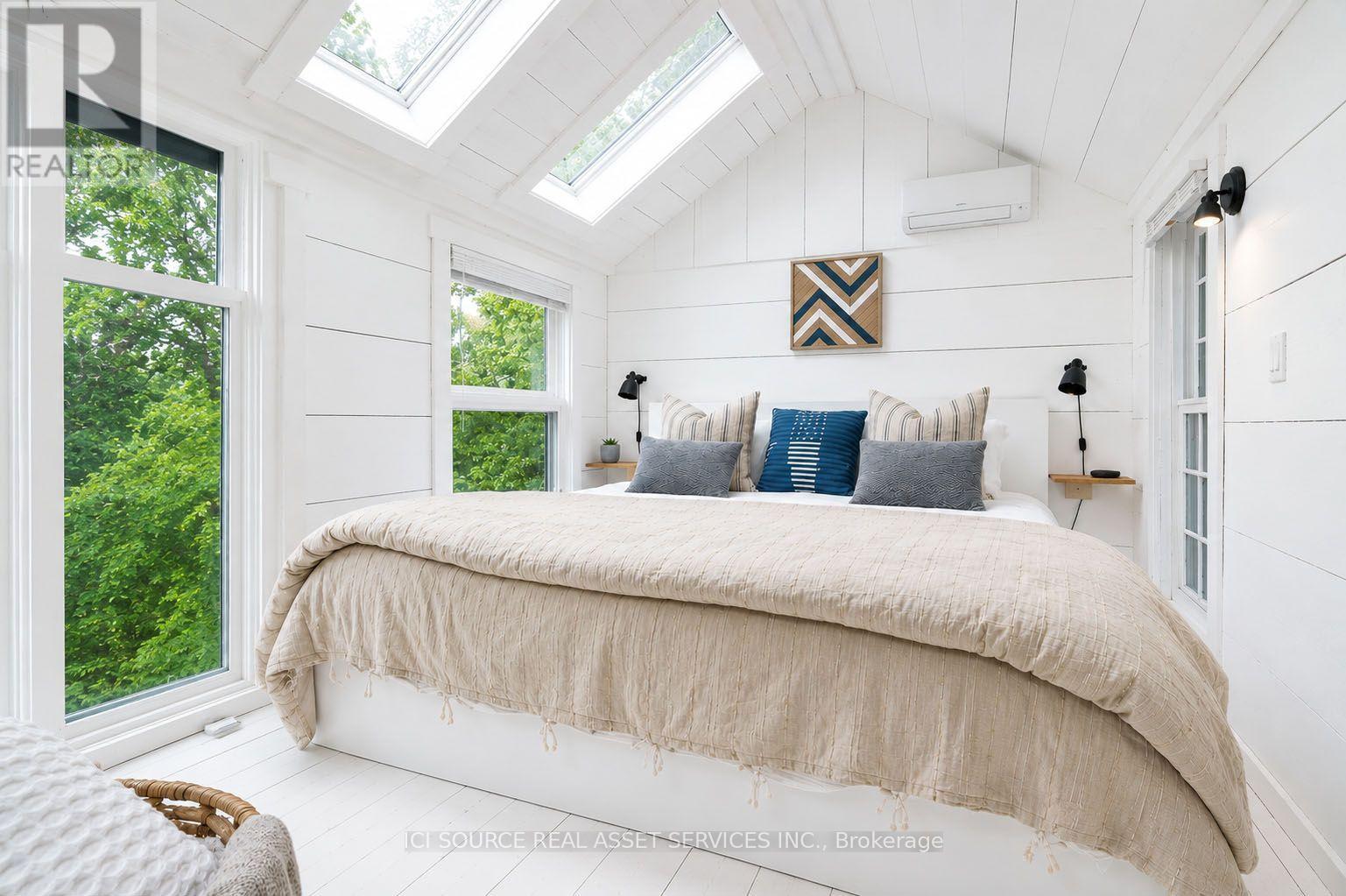 124 Tyrol Avenue Property Photo 8