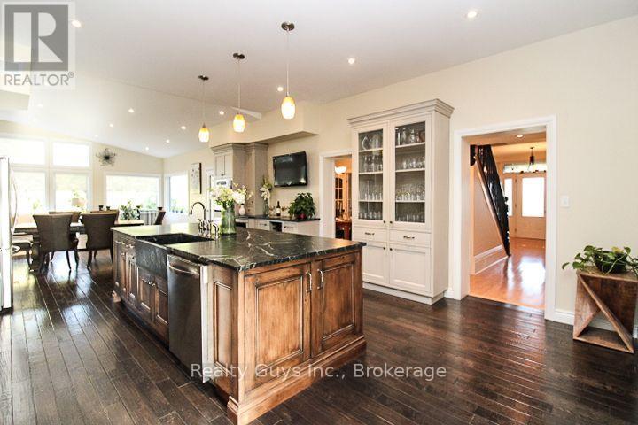 120 Second Line Property Photo 10