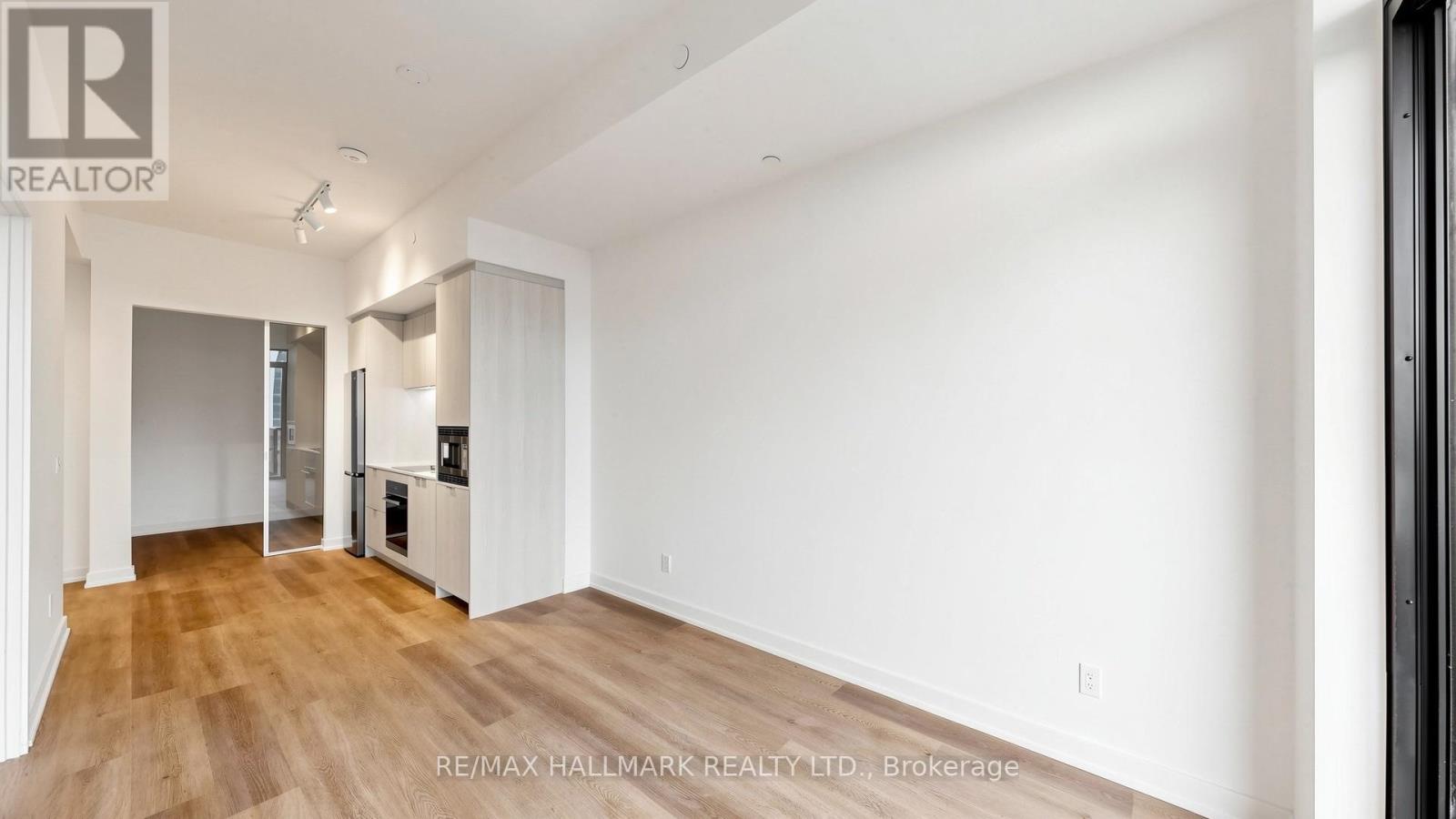 719 - 101 John Street N Property Photo 13