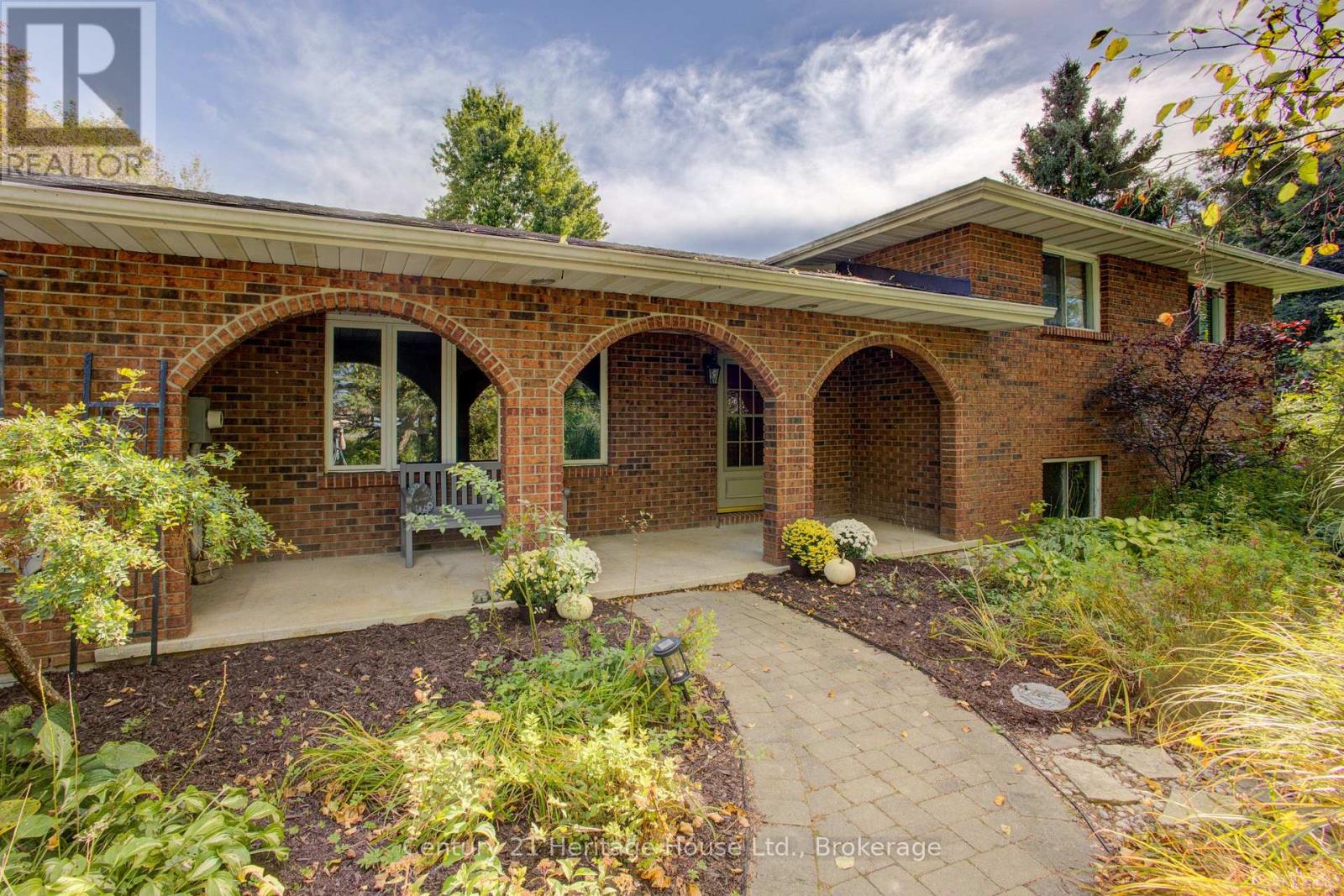 313207 Highway 6 Property Photo 1