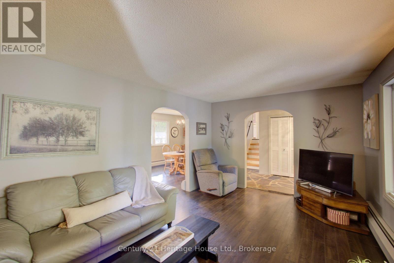 313207 Highway 6 Property Photo 12
