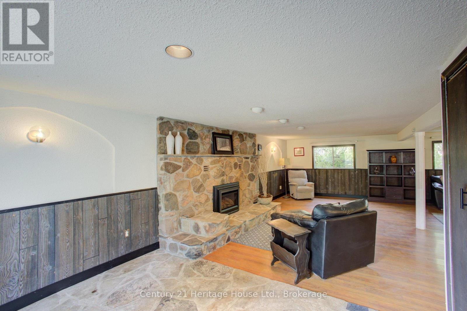 313207 Highway 6 Property Photo 32