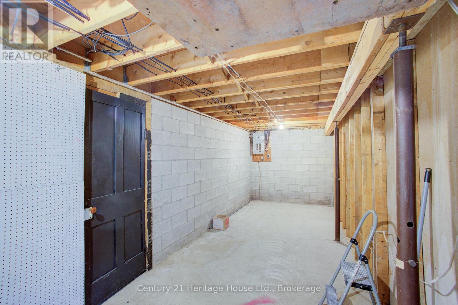 313207 Highway 6 Property Photo 37
