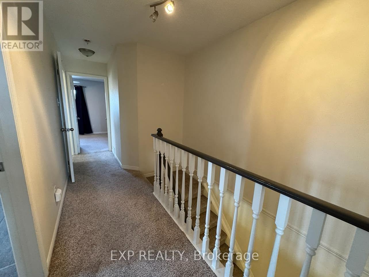 286 Mutual Street N Property Photo 8