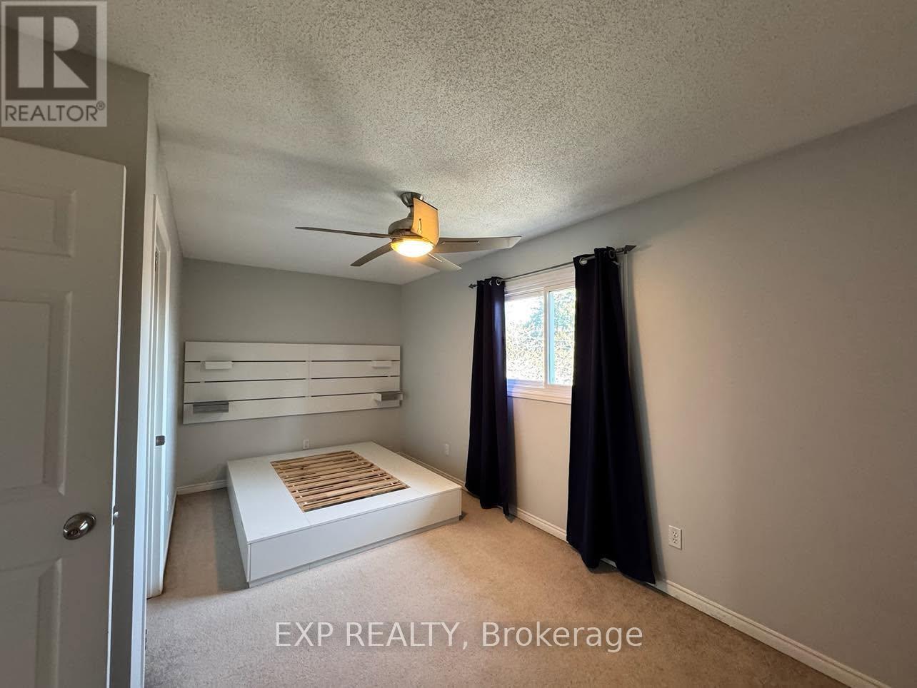 286 Mutual Street N Property Photo 9