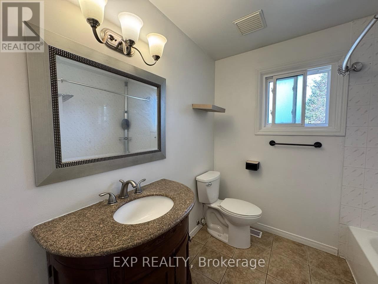 286 Mutual Street N Property Photo 12