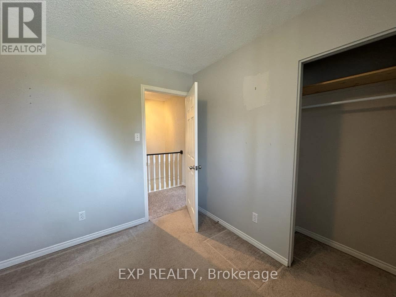 286 Mutual Street N Property Photo 16
