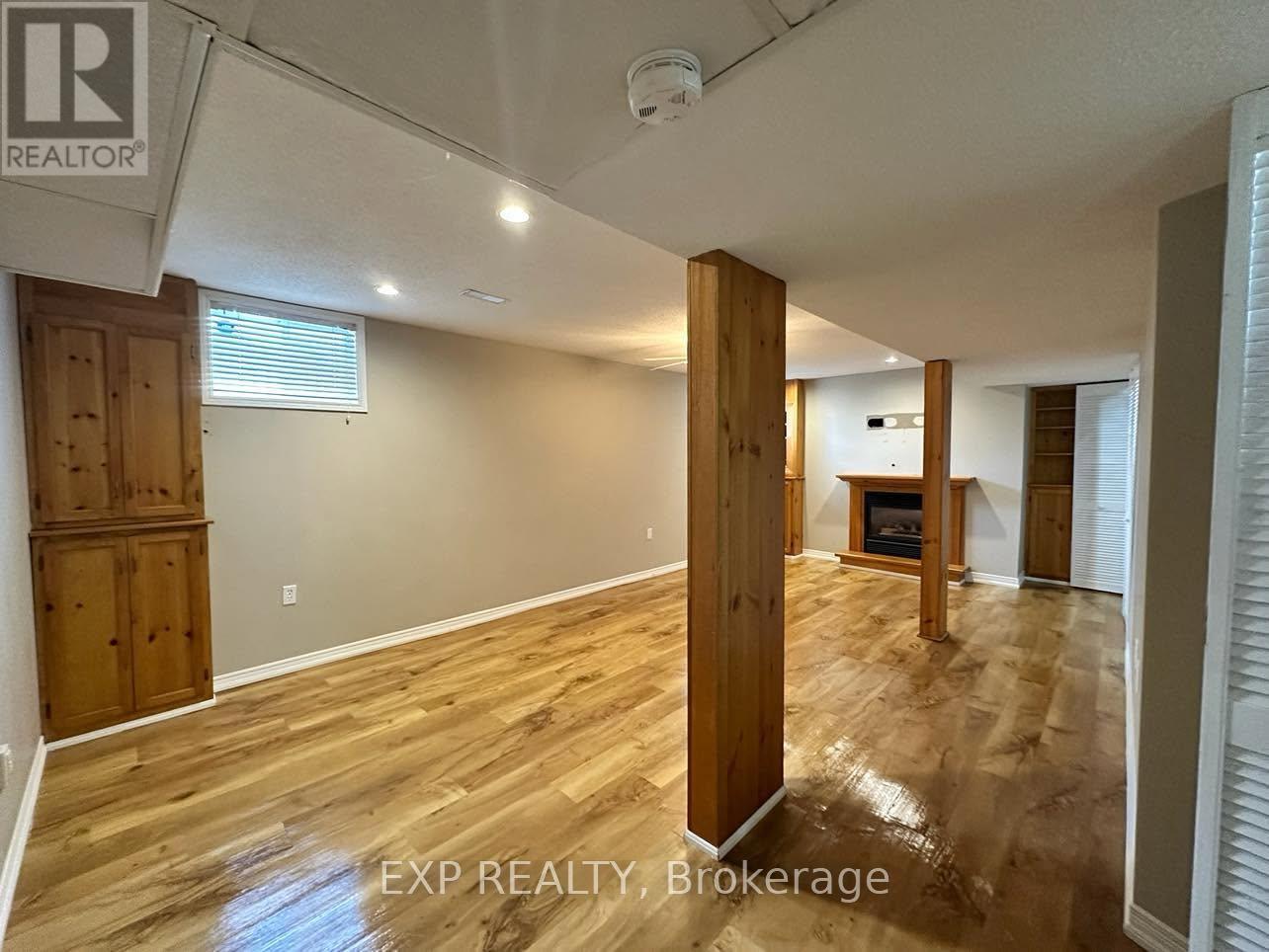 286 Mutual Street N Property Photo 21