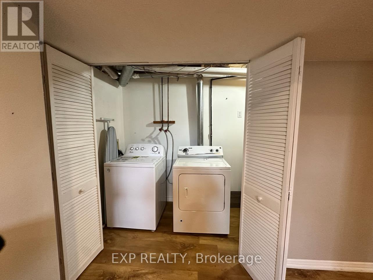 286 Mutual Street N Property Photo 22