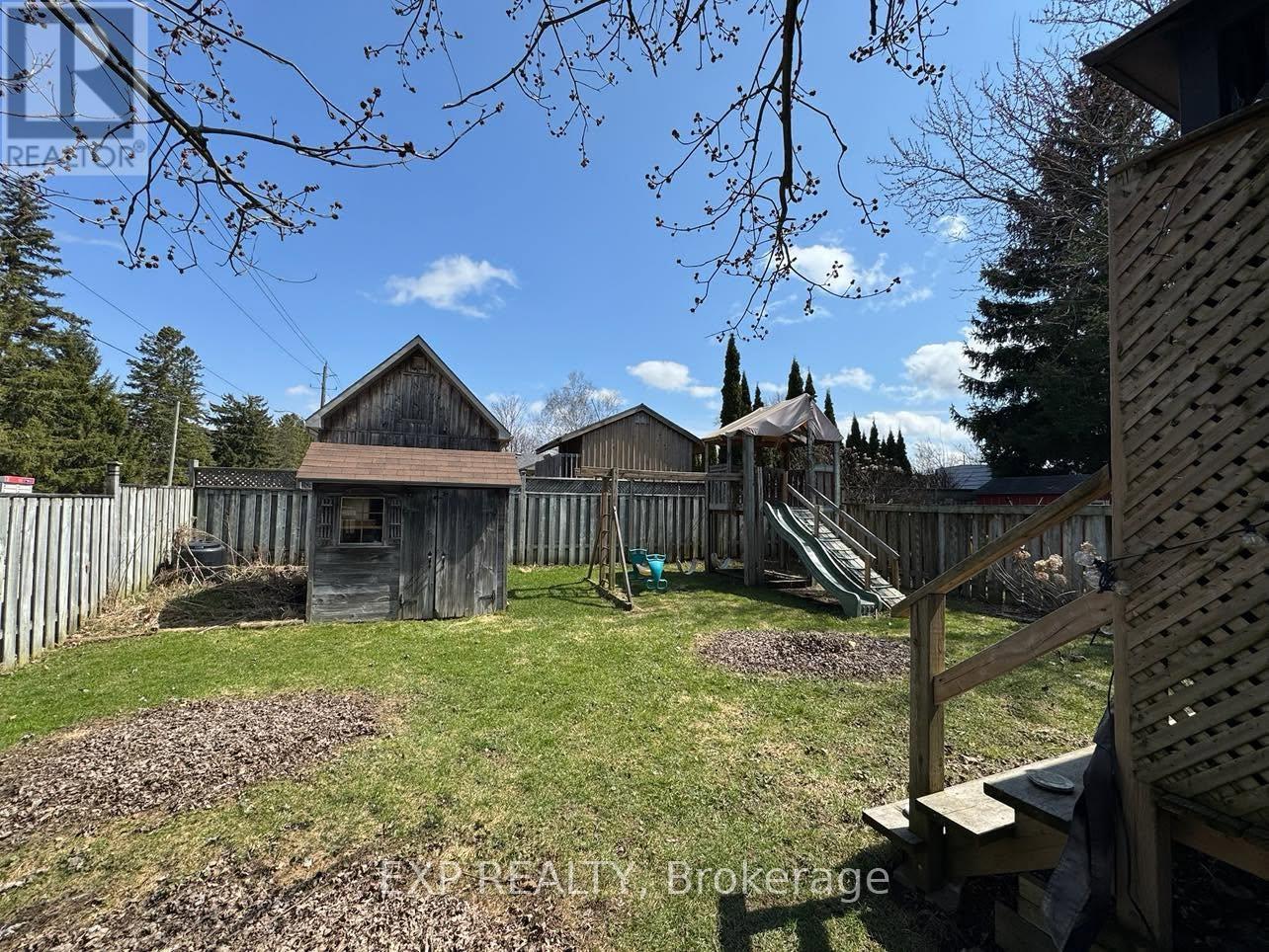 286 Mutual Street N Property Photo 26