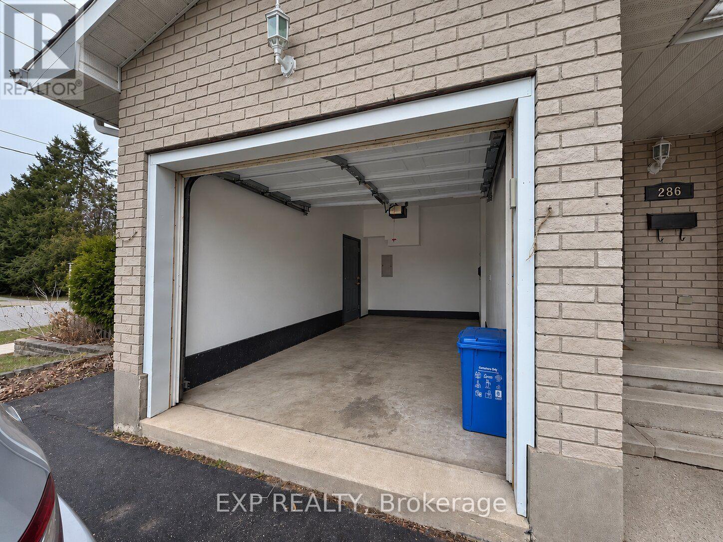 286 Mutual Street N Property Photo 28