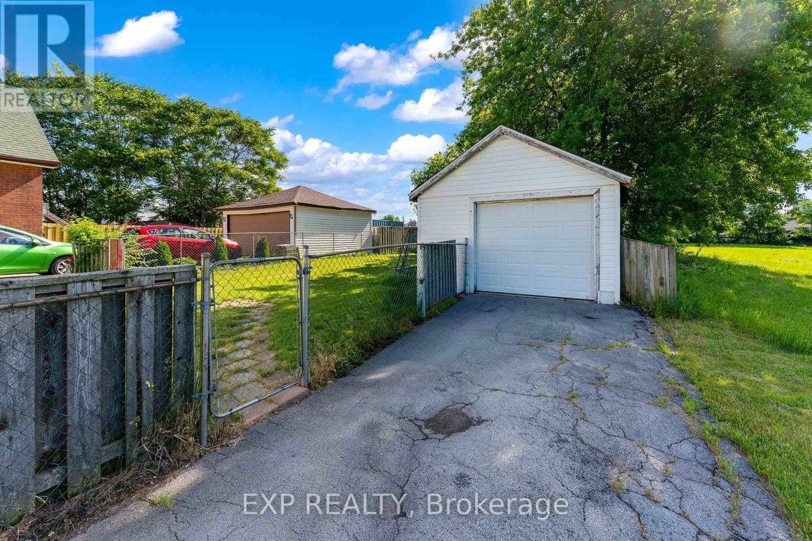 5932 Carlton Avenue Property Photo 3