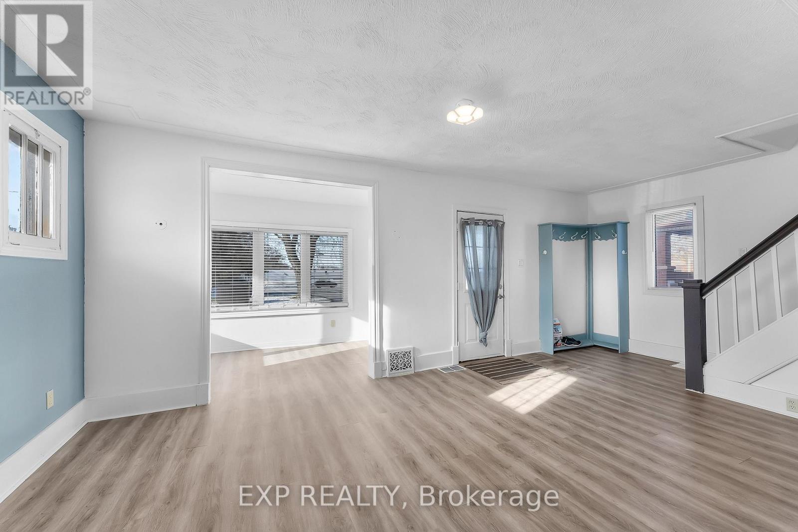 5932 Carlton Avenue Property Photo 8