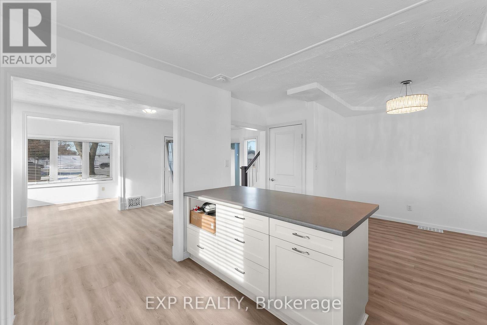 5932 Carlton Avenue Property Photo 11