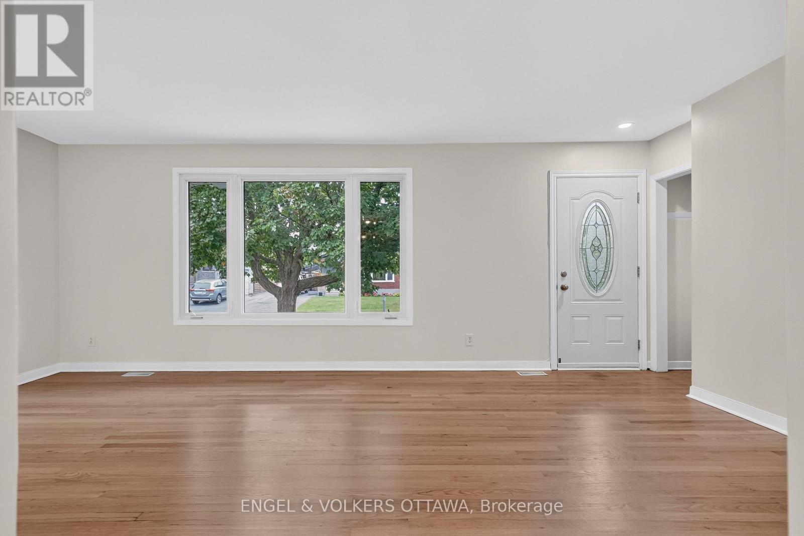 1238 St. Paul Avenue Property Photo 4