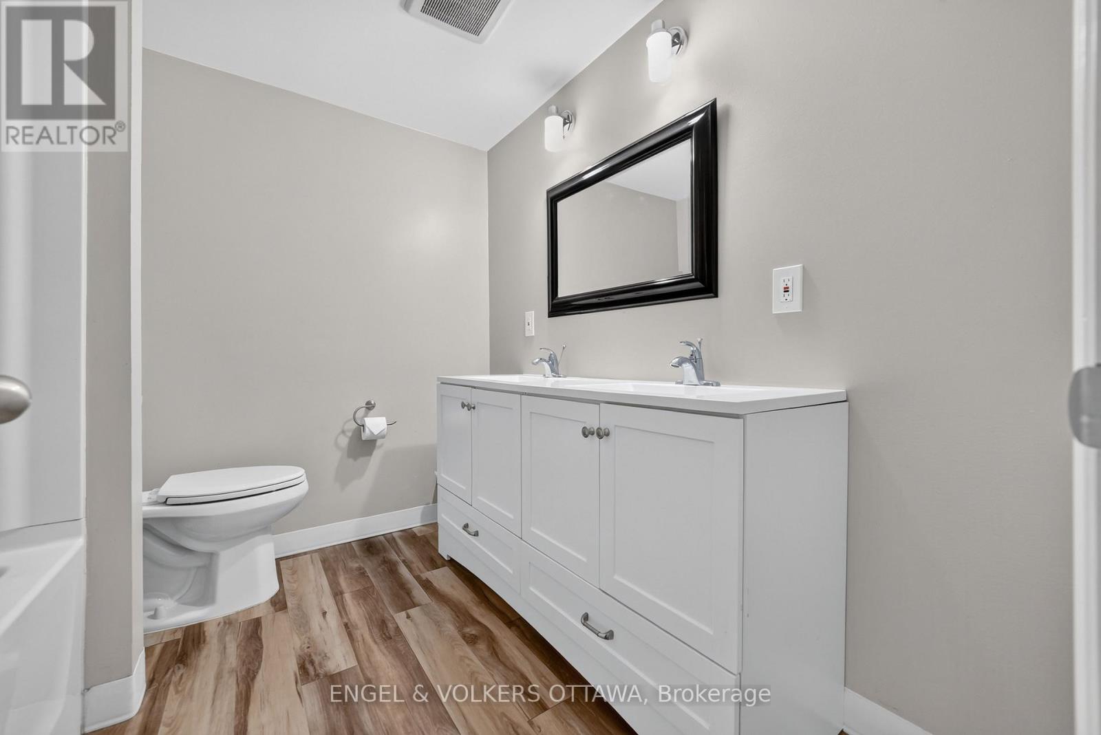 1238 St. Paul Avenue Property Photo 35