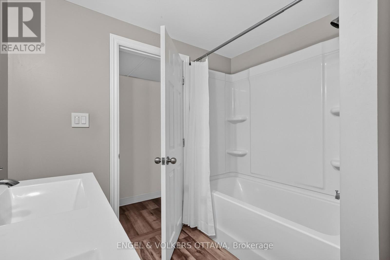1238 St. Paul Avenue Property Photo 36